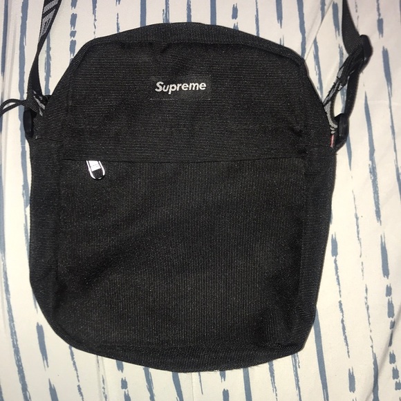 Supreme shoulder bag (ss18)